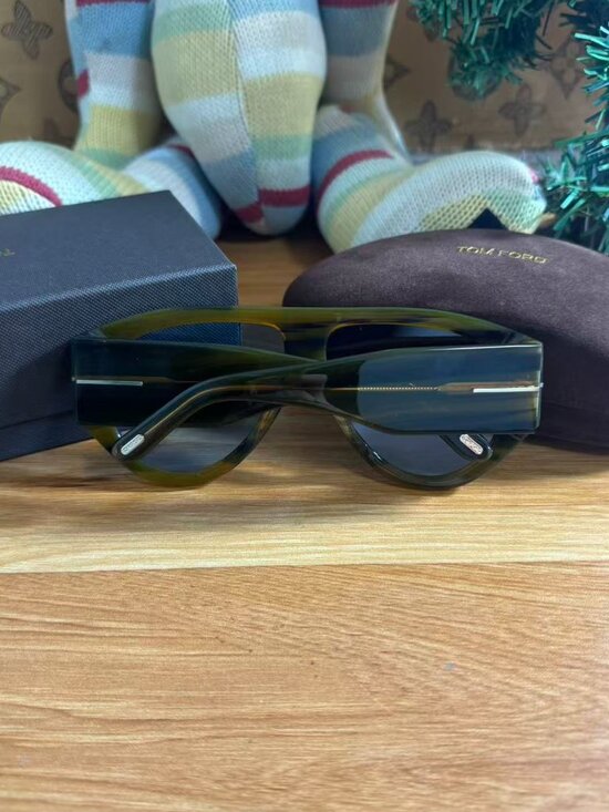 Tom Ford Bronson FT1044 Tortoiseshell Aviator Sunglasses with Gradient Blue Lens